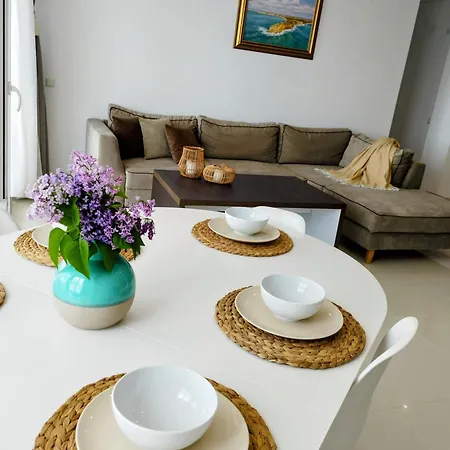 Blue Horizon Apartment